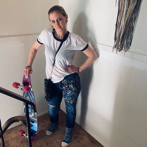 Medium White and Black Classic Chaser Tee - Picture 3 of 8